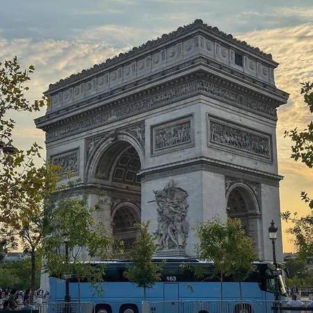 Between The Arc De Triomphe And The Sacr-cur Apartment *