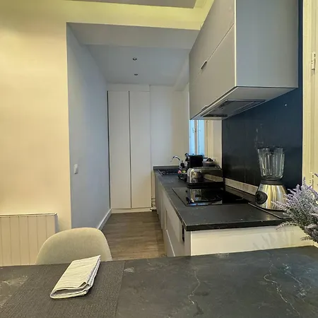 Apartman Between The Arc De Triomphe And The Sacr-cur