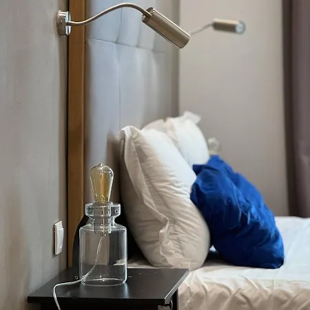 Apartman Between The Arc De Triomphe And The Sacr-cur *
