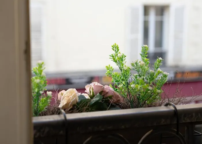 Апартаменты Between The Arc De Triomphe And The Sacr-cur Париж